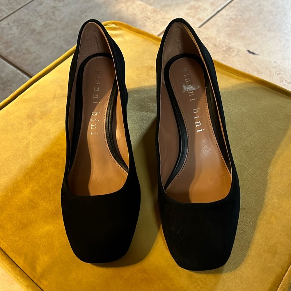 Gianni Bini black suede pumps, size 6.5, barely used. Block heel, round toe.